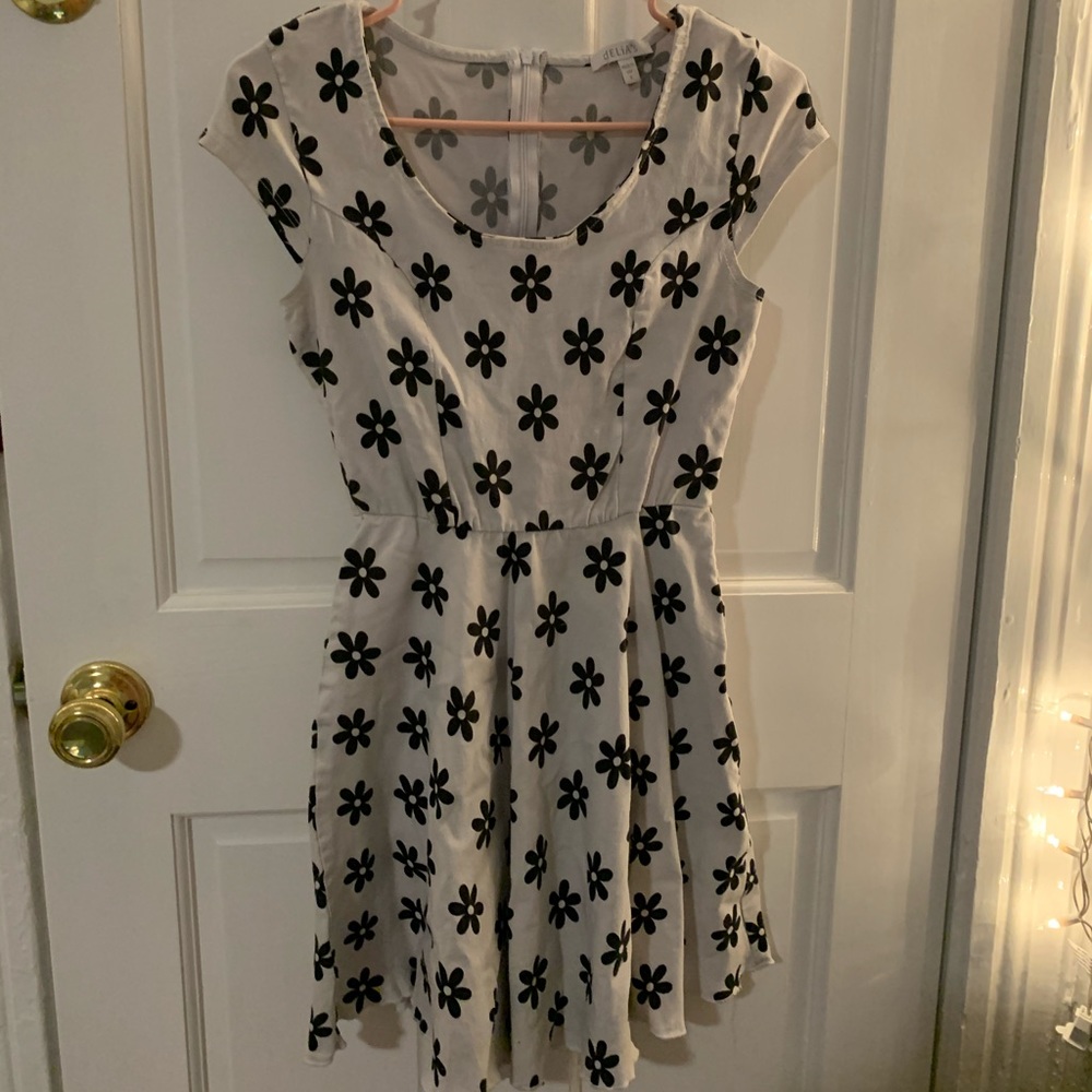 Delia’s Black/White Flower dress